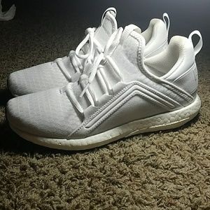 Womans All White Puma